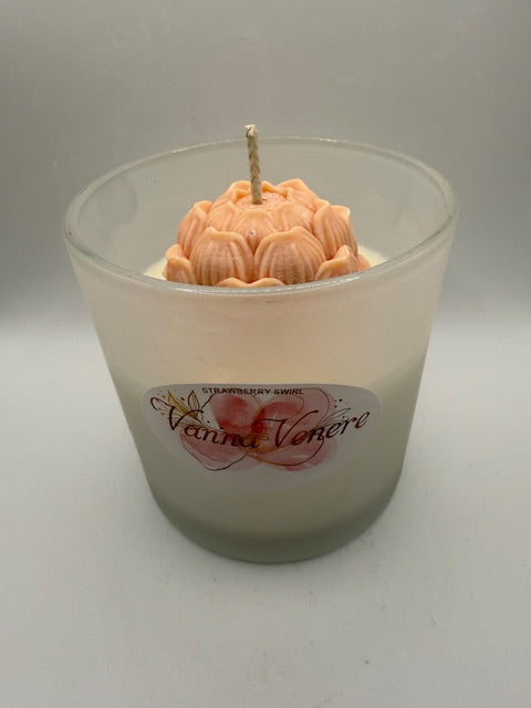 Strawberry Swirl 16 oz Frosted Container