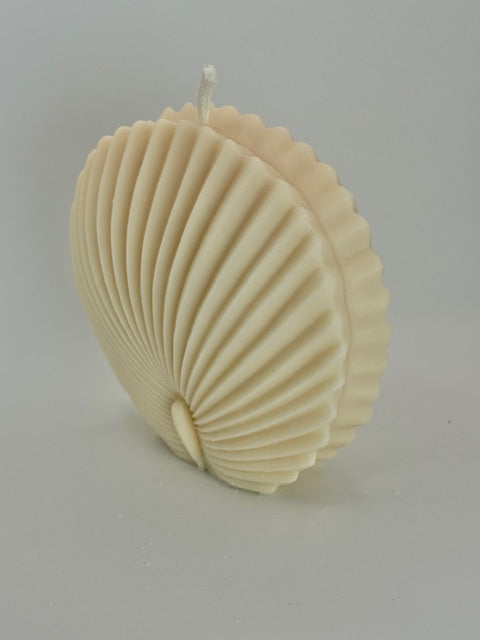 Scallop Shell Candle Large - Beach Linen